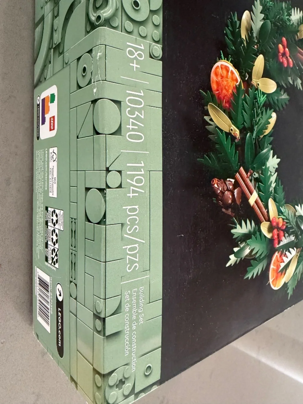 Brand new -  Lego - Wreath - Botanical Collection - #10340